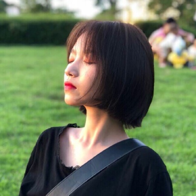 短发女生头像
