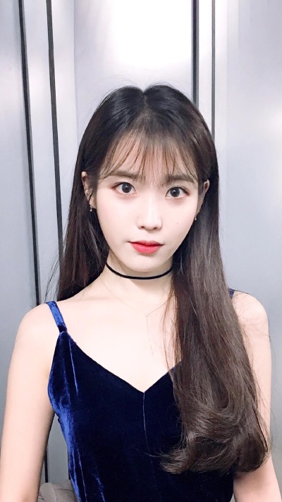 李知恩（IU）
