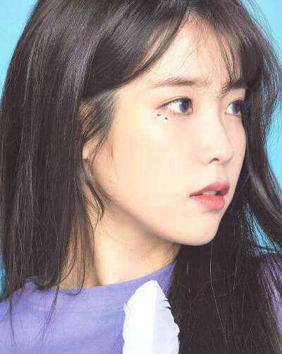 李知恩（IU）
