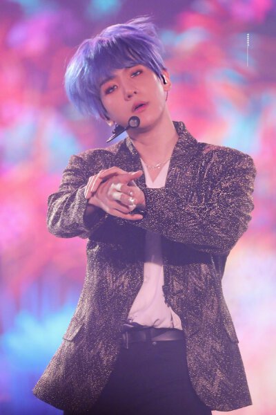 BAEKHYUN 边伯贤