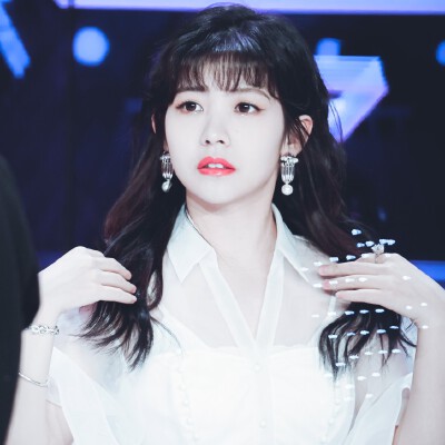 #赖美云
二传注明堆糖唐聍
麻鸭这组好白 咋修都hin白