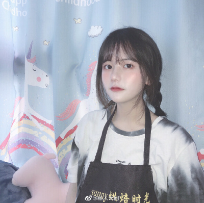 微博：藏入云间 
