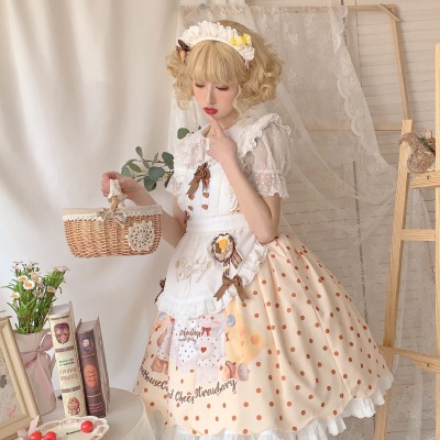 lolita裙子：芝心小鼠 tao宝：榛果可可花束BacioBouquet
鞋子：梅露露 tao宝：绵阳泡芙lolita
lolita/软妹/可爱/穿搭