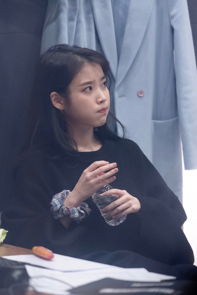 李知恩（IU）
