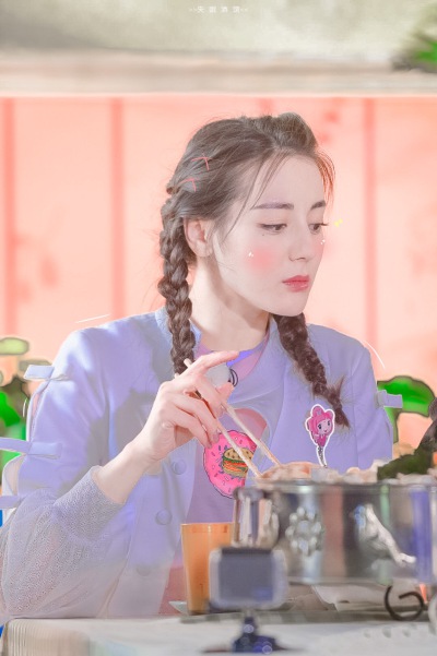 cr：失眠酒馆_
饭修/迪丽热巴奔跑吧