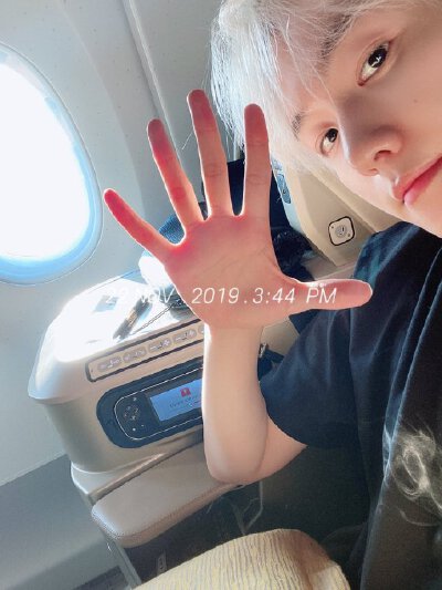 边伯贤超话 【边伯贤】 @baekhyunee7 191122 伯贤 【B_hundred_Hyun】 Twitter update - ​​​​